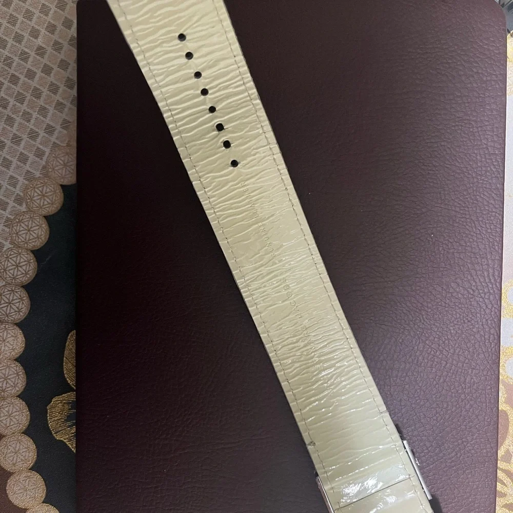 MARC‎  JACOBS WHITE WOMENS WATCH